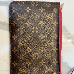 COPY - Louis Vuitton Neverfull Pouch (authentic)